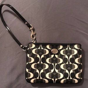COACH Peyton Dream C Black/White Wristlet